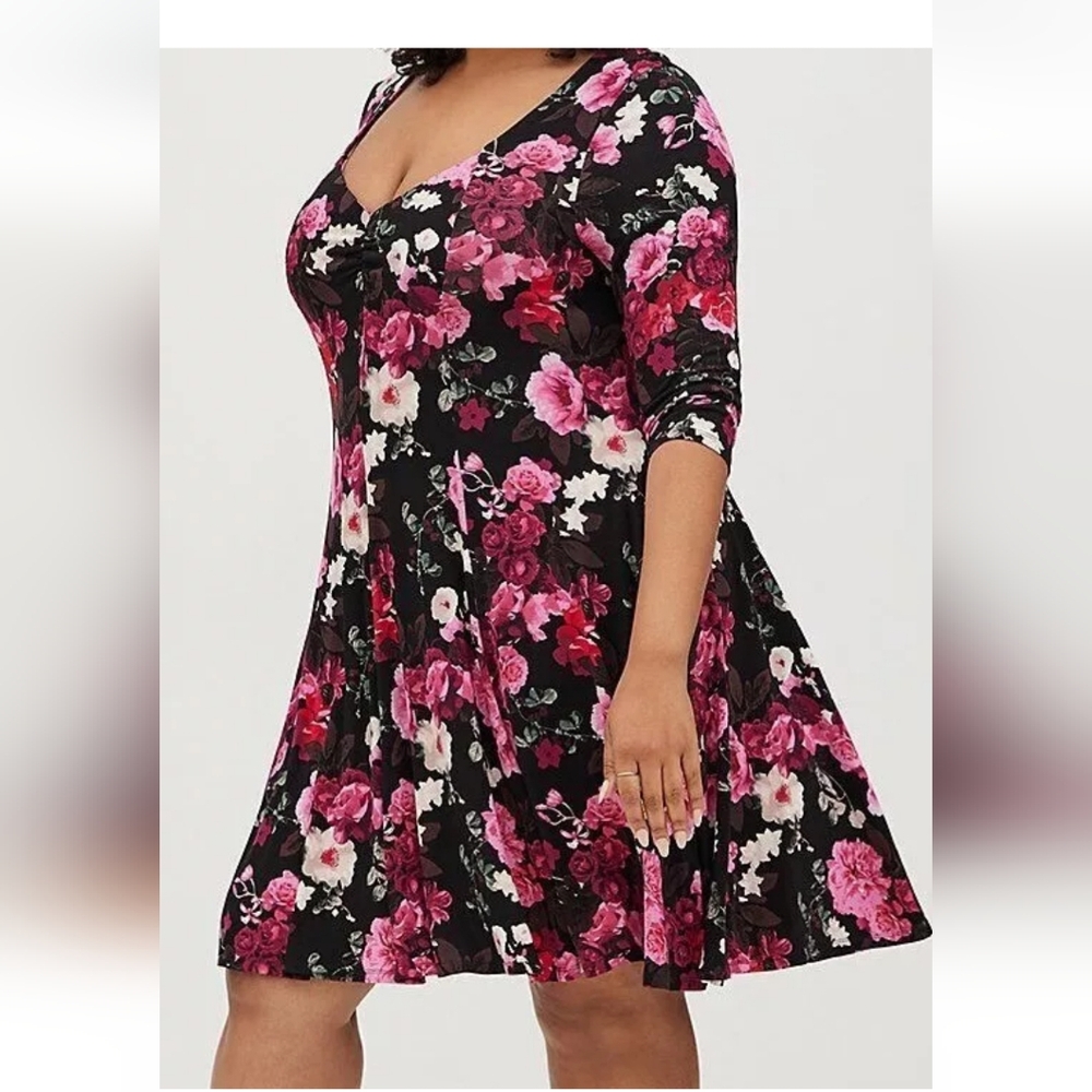 2X Plus Size SUPERSOFT Torrid Dress Pink Floral Womens